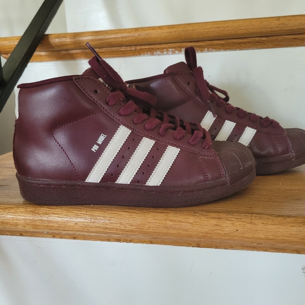 Adidas - Picture 2 of 3